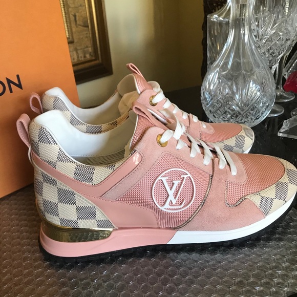 Louis Vuitton run away sneakers - Picture 10 of 14
